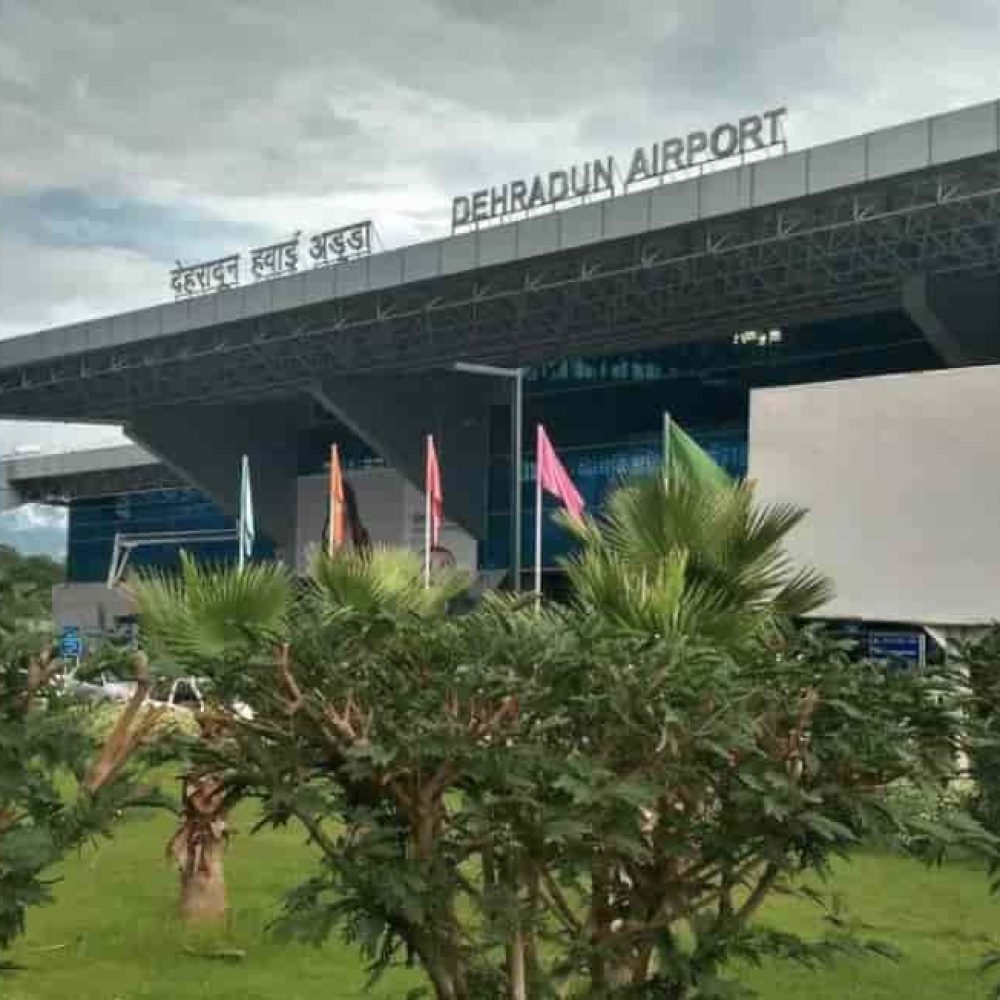dehradun-airport-taxi-ashu-tour-travels